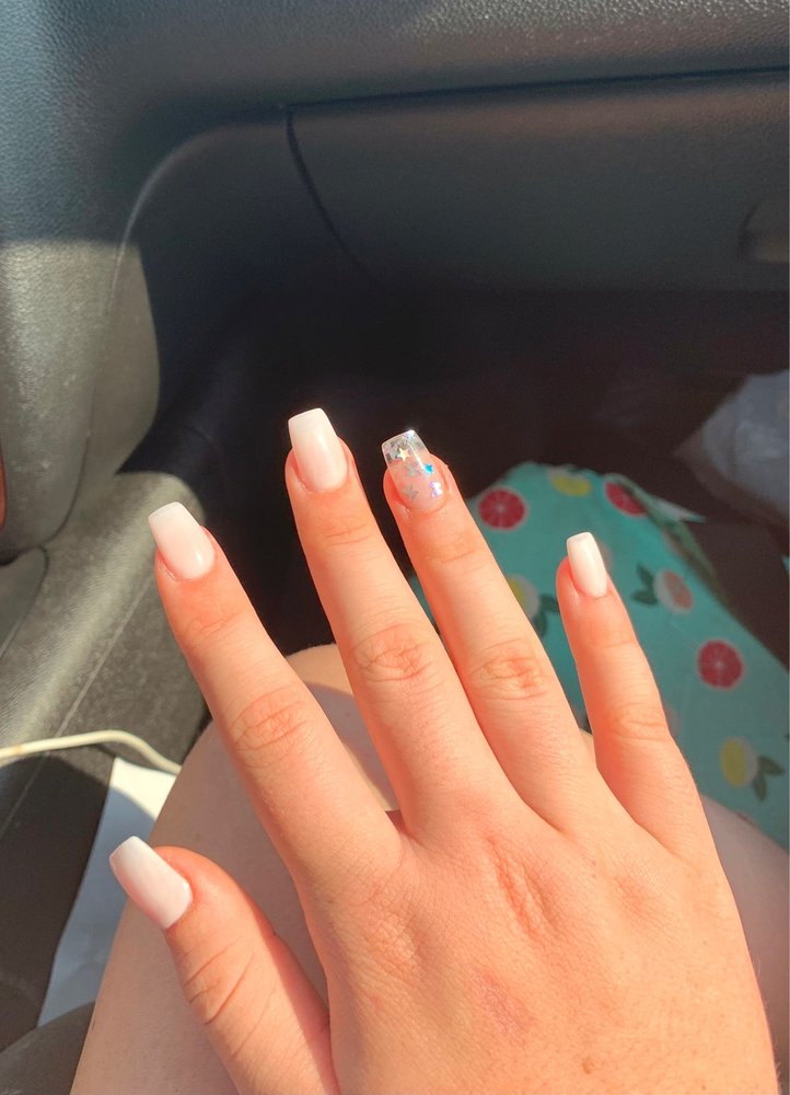 Hanna Nails 127 W Central Ave Suite 900, Andover, KS 67002, USA